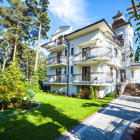 Willa Karolinka Dziwnówek Exteriör bild